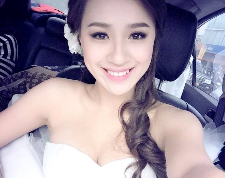 Hot teen 26/1: DJ Tit bat ngo dien vay co dau long lay hinh anh