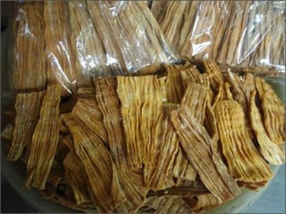 Măng khô - đặc sản quê Thương đem xuống Hà Nội kinh doanh dịp Tết.