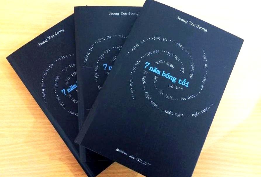 7 nam trong bong toi - sach trinh tham noi tieng cua xu Han hinh anh