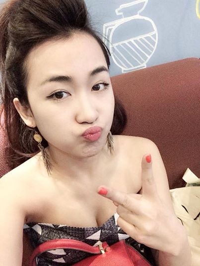 Trái ngược với các hot girl, do phải chạy xô vào tất cả những ngày Tết nên DJ Trang Moon chỉ có thể tận hưởng kỳ nghỉ của mình sau khi mọi người bắt tay vào công việc của năm mới.