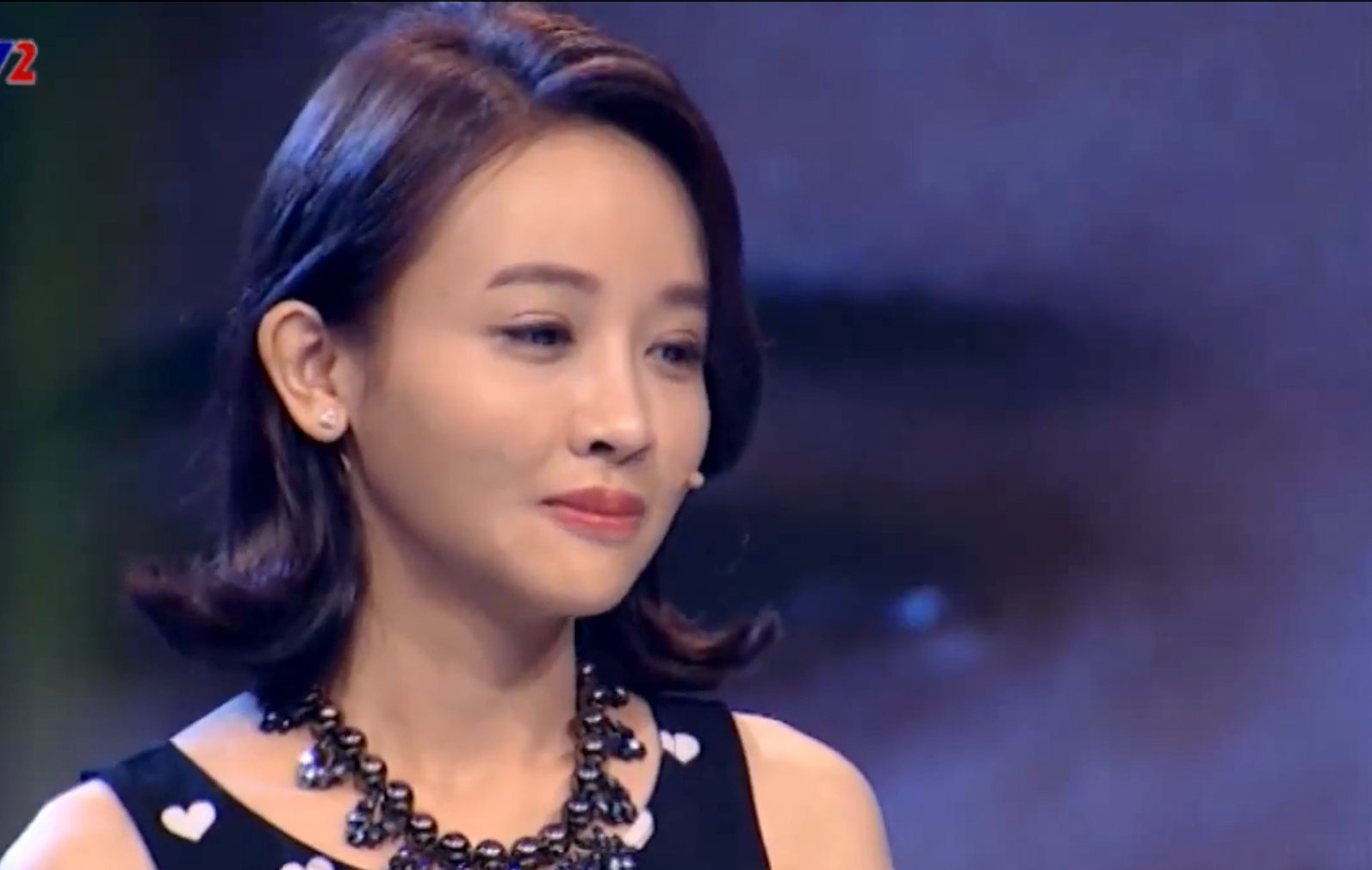 Clip Thuy xuat hien voi dien mao xinh dep hinh anh