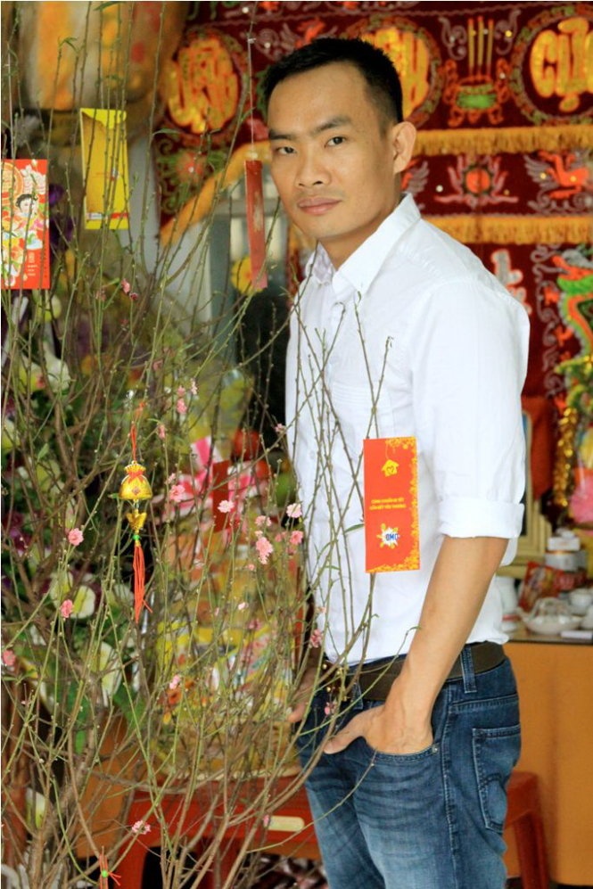 Nhà văn Nguyễn Hữu Tài .