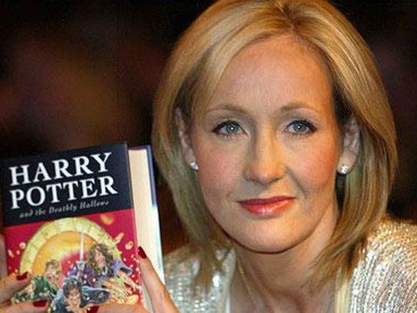 Tac gia Harry Potter gay sot truoc nhung van de ve gioi tinh hinh anh