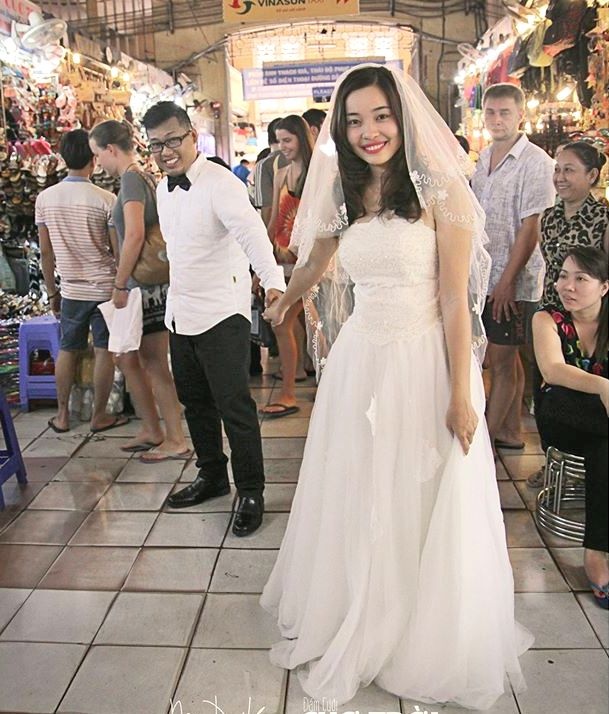  Tháng 4/2014, Tuyết Anh gặp Hải Luân trong lần giao lưu đối tác làm ăn. 