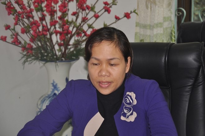 BàTrình Trần Lan Anh - Phó hiệu trưởng trường THPT Phù Ninh - nơi nhóm bạn đánh Gấm đang theo học.