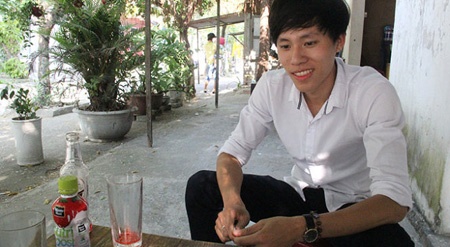 Sinh viên Lê Doãn Ý (Ảnh: Trường Trung/Danangplus.net).