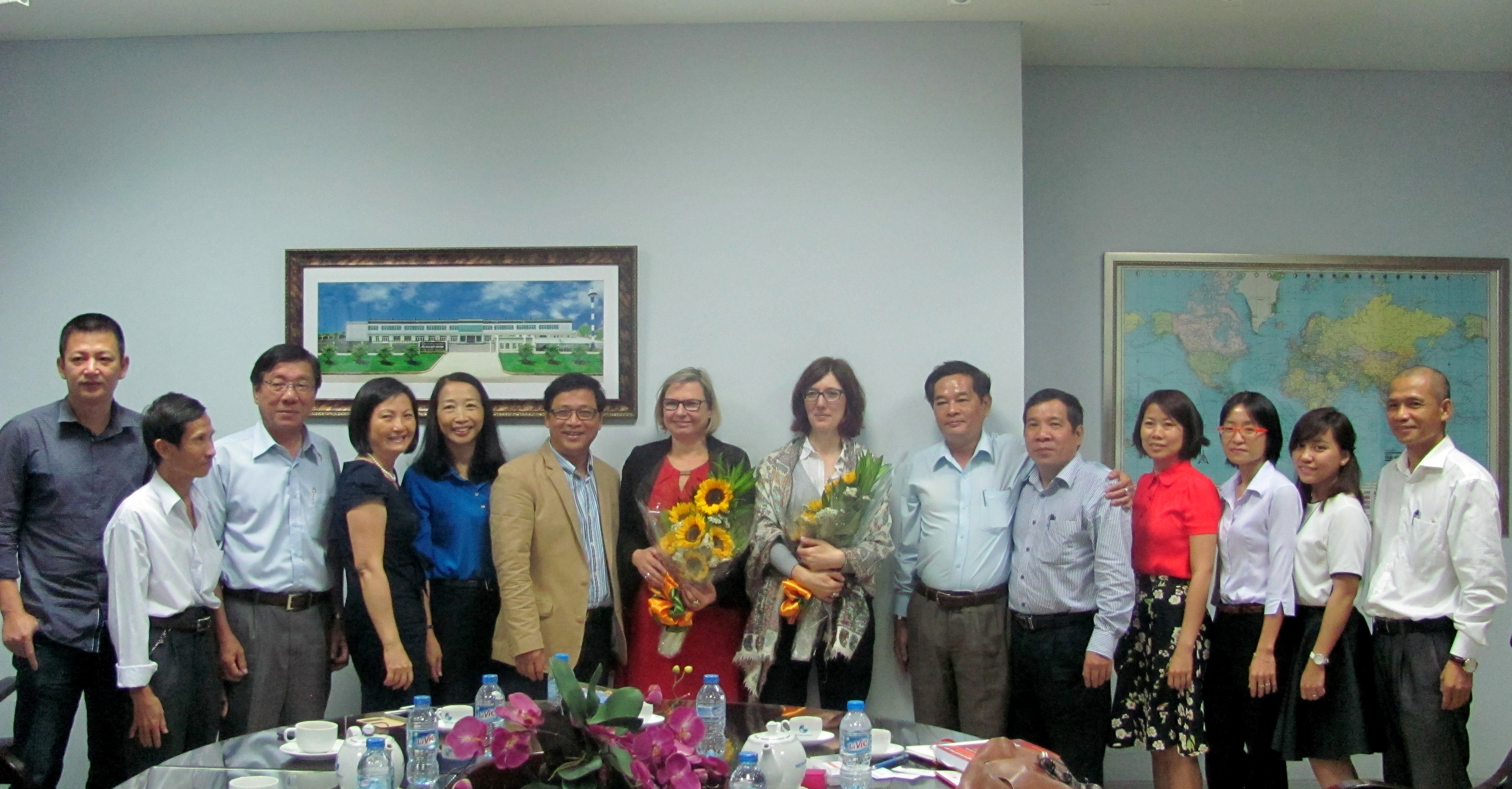 Cach dua Viet Nam hoa nhap hoi cho sach quoc te hinh anh