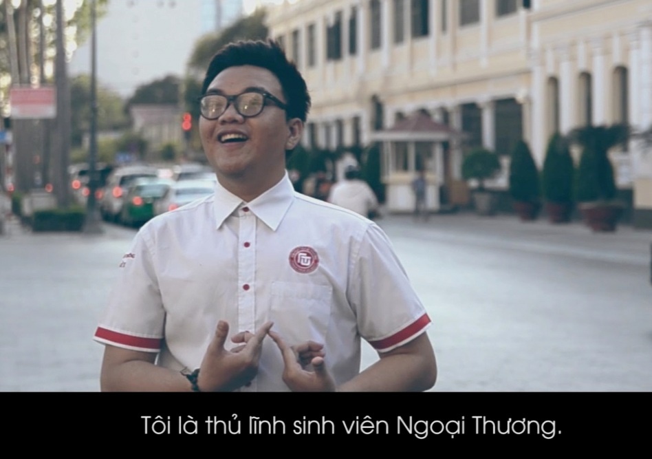 Clip cover 'Toi la thu linh sinh vien Ngoai thuong' hinh anh