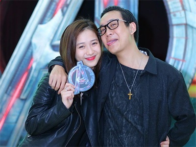 Hot girl, hot boy hoi ngo chao don biet doi The Avengers hinh anh