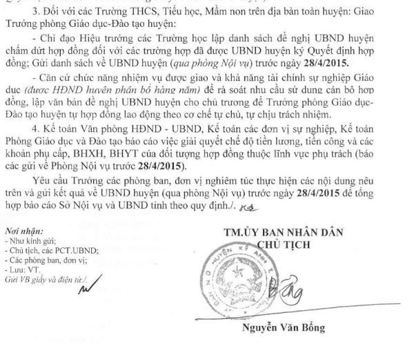 Văn bản số 570/ UBND-NV yêu cầu các trường lập danh sách những giáo viên, nhân viên đã được ký hợp đồng trước đó để gửi lên huyện để chấm dứt hợp đồng.