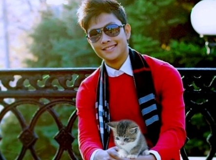 3 du hoc sinh Viet dien trai nhu tai tu don tim dan mang hinh anh