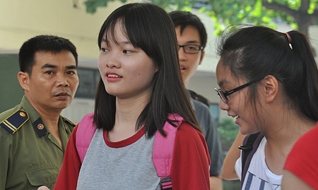 Luyen vao lop 10 cang thang nhu thi dai hoc hinh anh