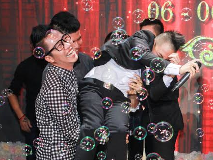 Hoang Rapper bat ngo nhac bong Phuc Bo trong le cuoi hinh anh