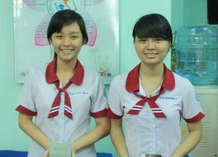 Nu sinh sang tao tam cach nhiet tu vo trau hinh anh