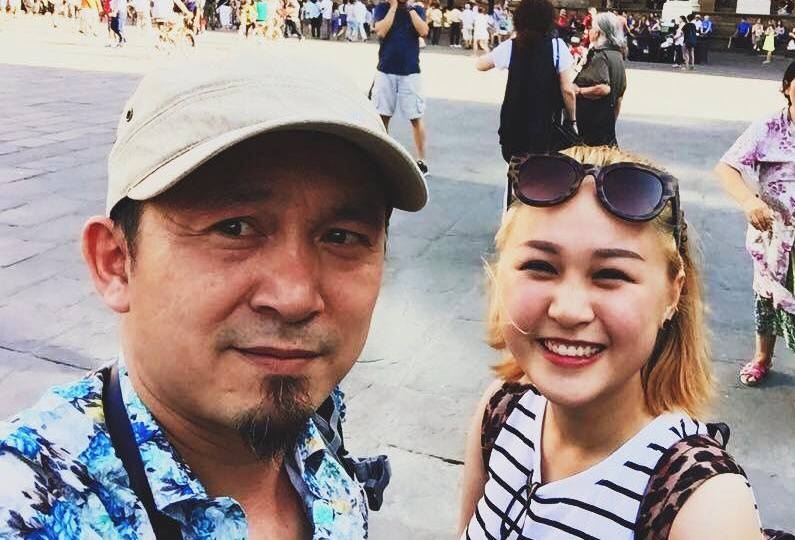 Con gai Quoc Trung khoe anh tinh cam ben bo tai Italy hinh anh