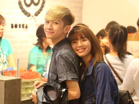 Hot boy Do Hoang Duong dang hen ho voi co gai hon 4 tuoi? hinh anh