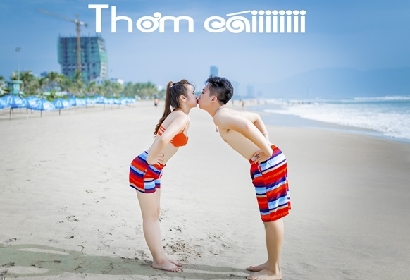 Anh chàng nhớ mãi những giờ phút bị cô ấy cho đứng cửa hàng tiếng đồng hồ: “3 lần được đứng chờ Trang dưới cửa gọi khản cả cổ suốt 2 tiếng đồng hồ. Cũng may cô người yêu thương tình tha lỗi xuống mở cửa” – Minh Quang cho biết.