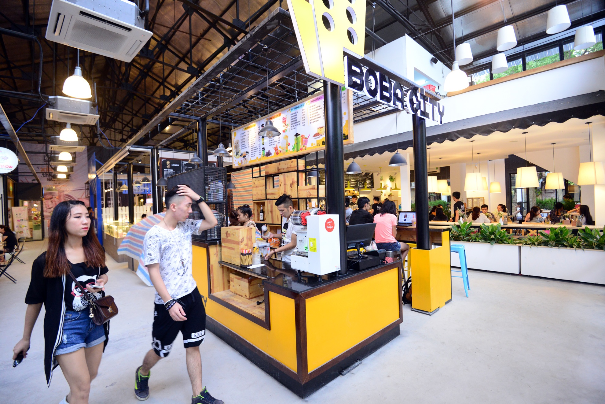 Can canh The Yard - khu an choi moi cua gioi tre Ha thanh hinh anh