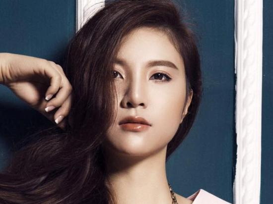 Hot girl Ha Thanh co hon 200.000 luot theo doi tren Facebook hinh anh