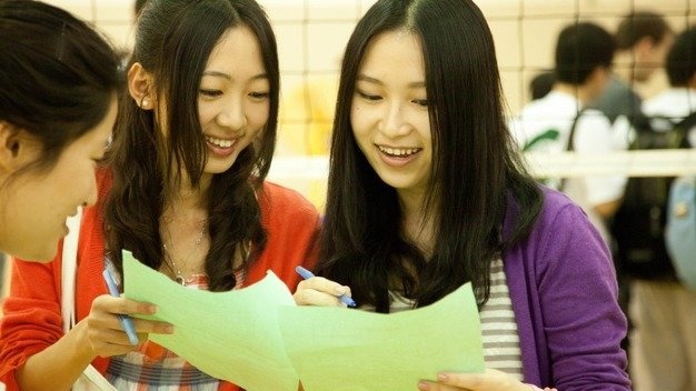 Thich hay khong thich 17 tuoi bi goi la tre em? hinh anh