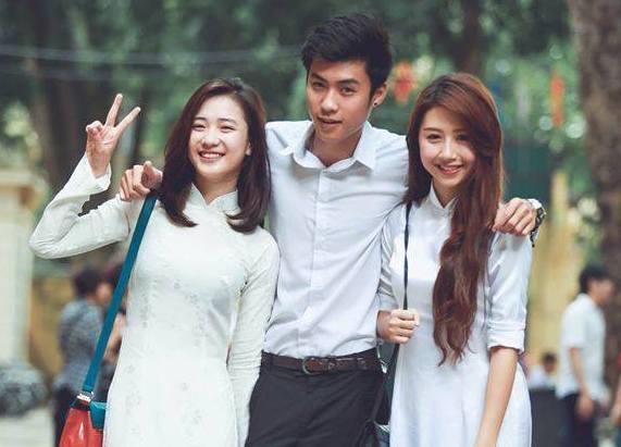 Ky uc ngay khai truong cua dan hot teen Viet hinh anh