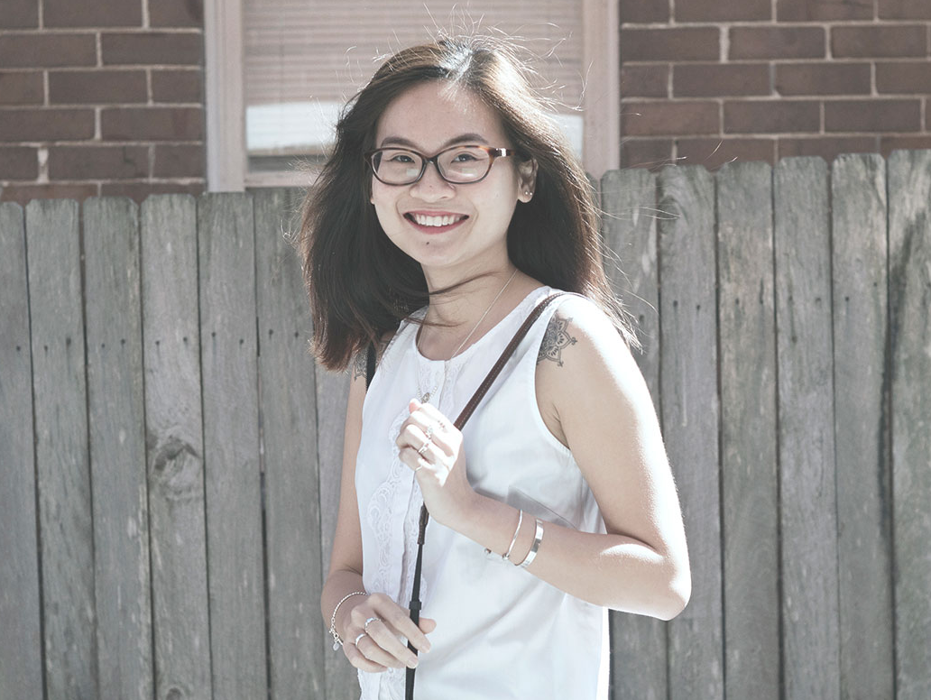 Nu dao dien 9X dam me trang suc bac hinh anh