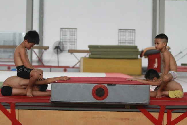 Nam hoc moi voi hoc sinh ca biet: Kho luyen tu luc… te dam hinh anh