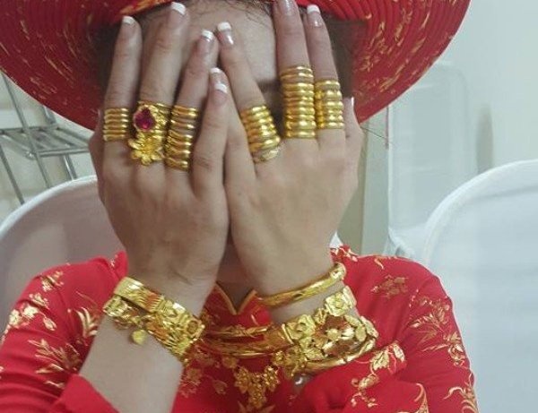 Dam cuoi ngap vang: Bieu hien cua su khoe me, vo duyen? hinh anh