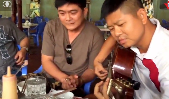 Clip 'Hotel California' phien ban ban nhau Viet Nam hinh anh