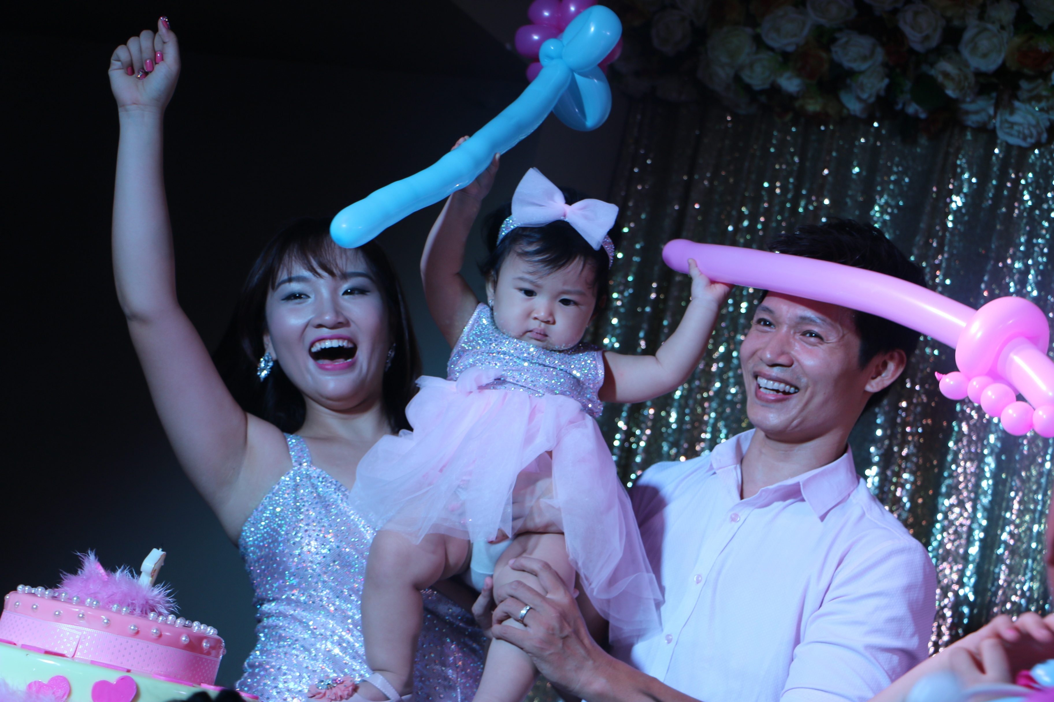 Viet Thanh - Quynh Trang nhay mung sinh nhat con gai hinh anh