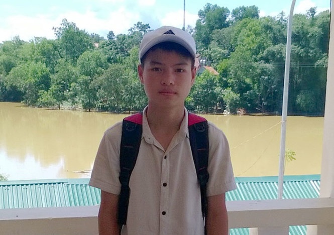 Thuong 1 trieu dong cho hoc sinh cuu nguoi trong lu hinh anh