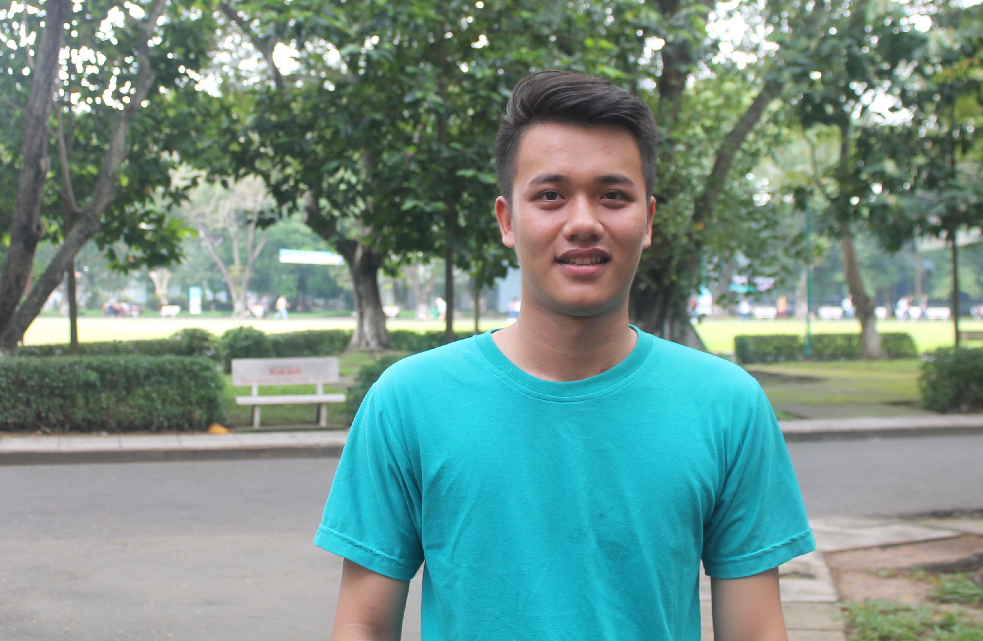 Nam Bach Khoa cung nu lam ma hinh anh