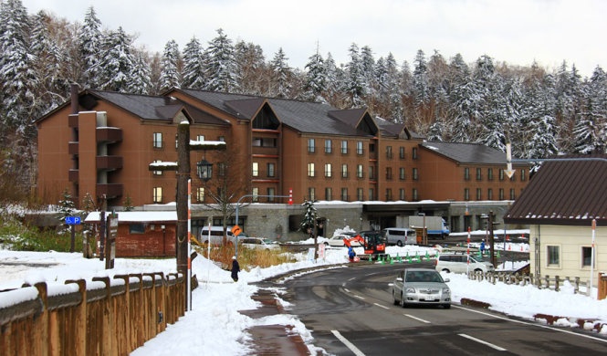 Tuyết rơi dày ở vùng núi Asahidake, tỉnh Hokkaido, Nhật Bản.