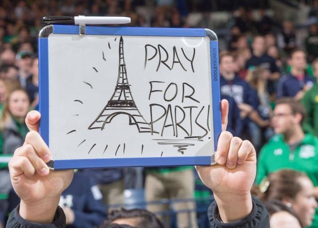 Du hoc sinh hoan moi ke hoach sau khung bo o Paris hinh anh