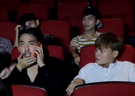 11 kieu nguoi gay kho chiu trong rap chieu phim hinh anh