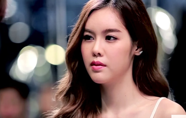 Co gai tra thu nguoi yeu vi cam sung hinh anh