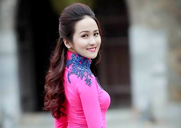 Nu du hoc sinh Viet khoe dang chuan trong vong thi cuoi hinh anh