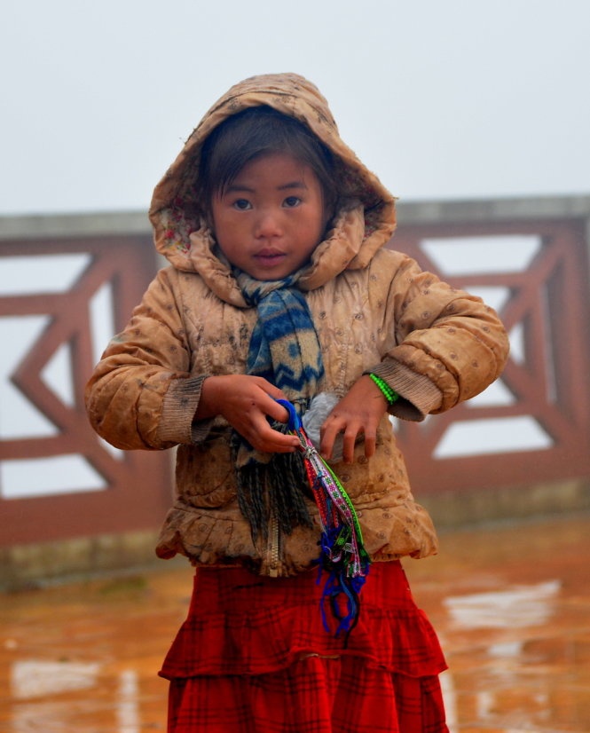 Em bé ở Hầu Thào trong mùa rét.