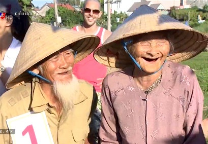 Ong Se tham gia cuoc thi tuoi rau hinh anh