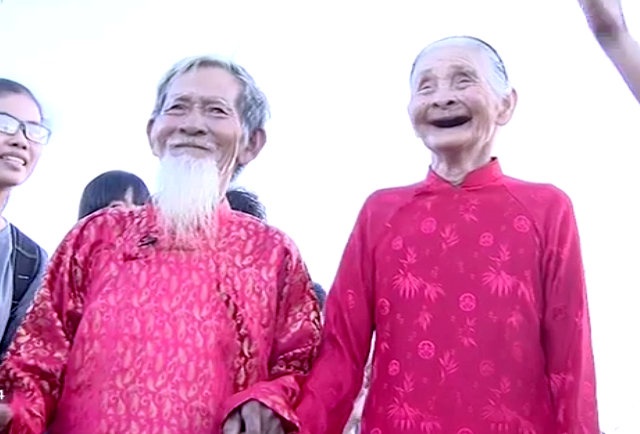 Dam cuoi kim cuong cua ong Se va ba Loi hinh anh