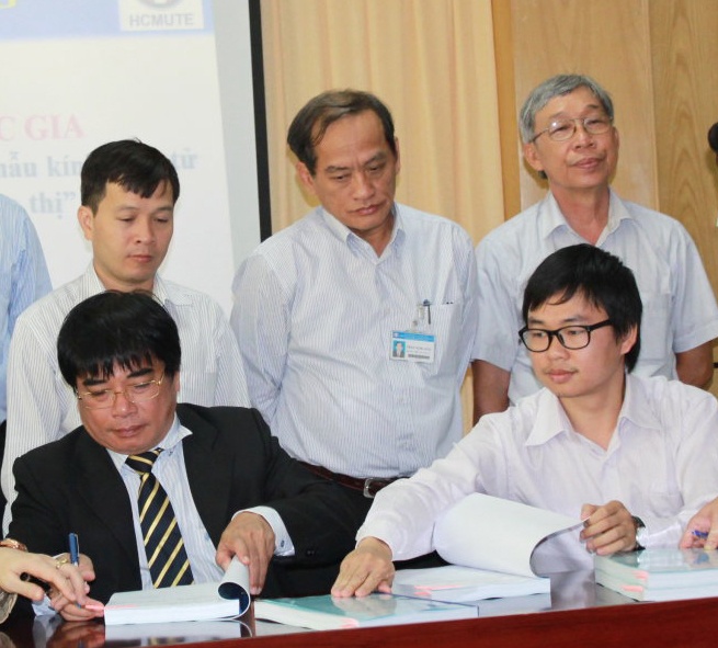 Ky hop dong san xuat thu nghiem 1.000 'mat than' hinh anh