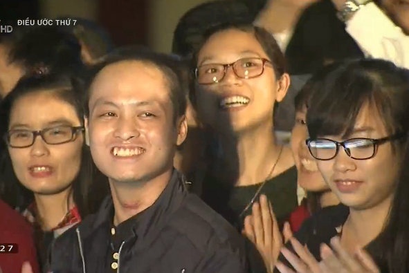 Cong Thanh xuc dong truoc tinh cam ban be danh tang. hinh anh