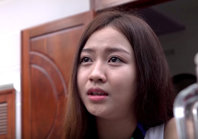 Nguoi dan ong vo gia cu bat khoc khi duoc an Tet ben gia dinh moi hinh anh