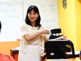 Nguoi truyen ba van hoa Viet tren dat nuoc chua Vang hinh anh