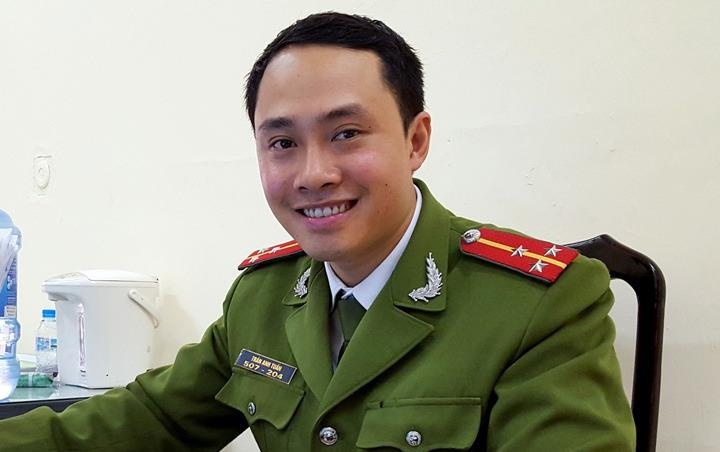 Chien si cong an keu goi hien mau cho vu no o Ha Dong hinh anh