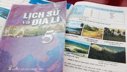 Sach giao khoa lac hau, xa roi thuc te hinh anh