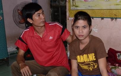 Doi cuu nan giao thong tinh nguyen hinh anh