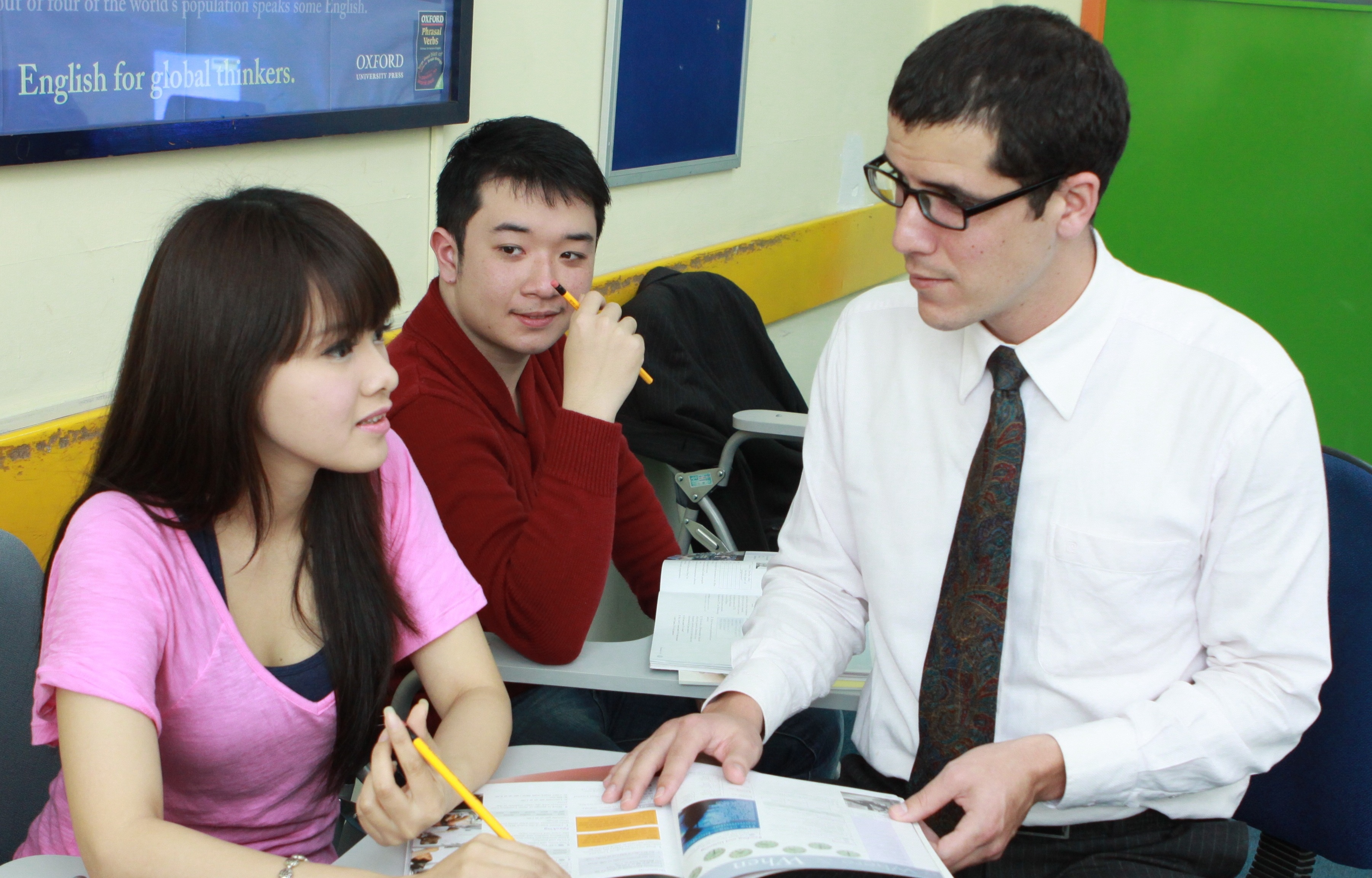 Dua hoc sinh 'di uong ca phe' hinh anh