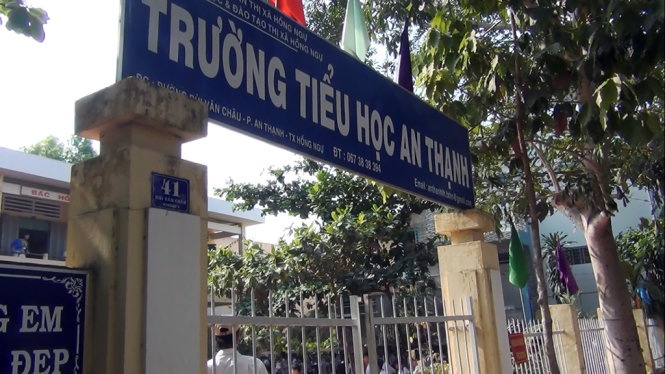 học sinh lớp 4 đánh bạn ảnh 1 hoc sinh lop 4 danh ban anh 1