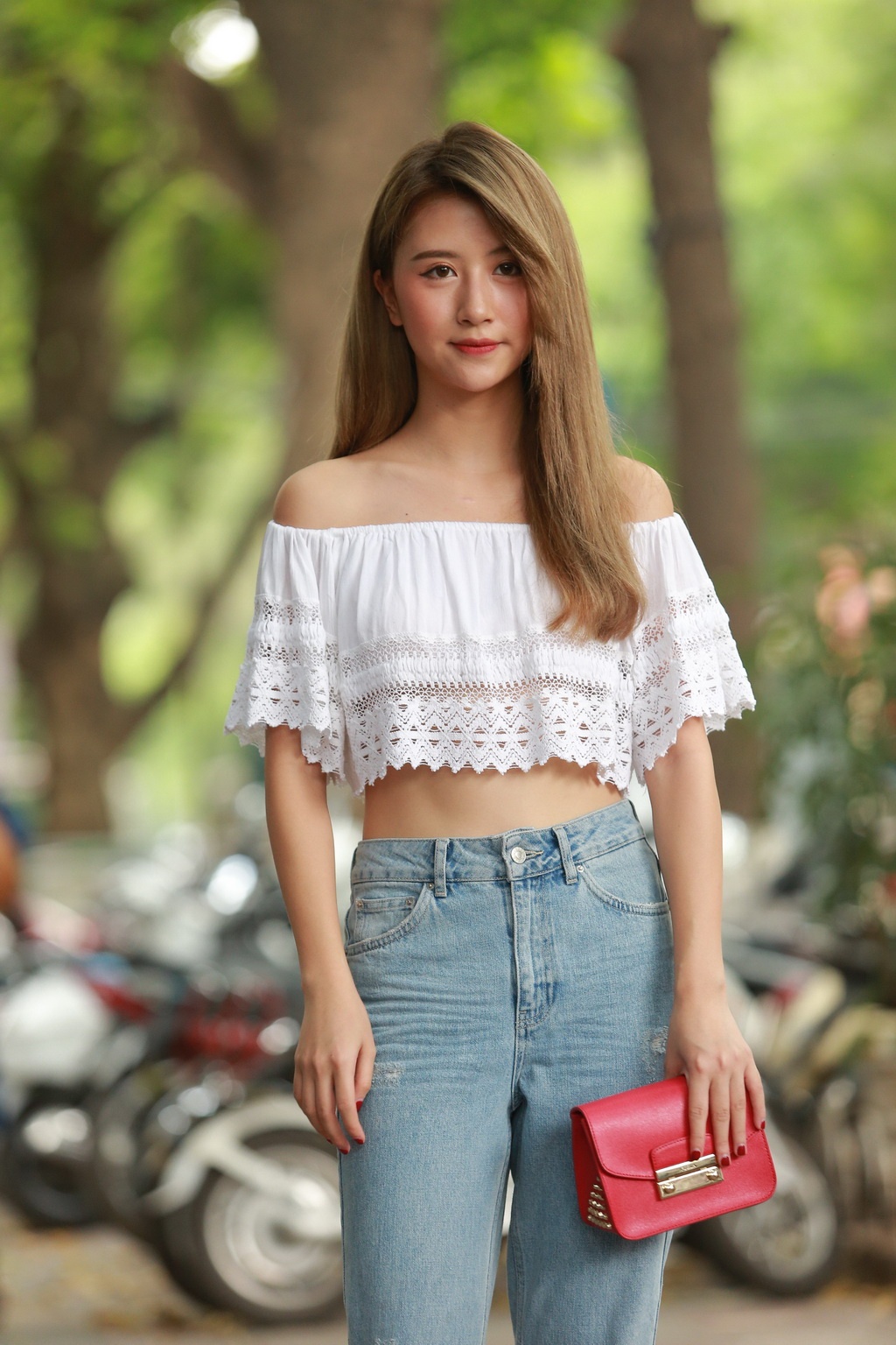 Quynh Anh shyn khoe vai tran anh 2